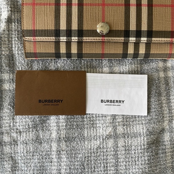 burberry 🧥 long wallet - Picture 5 of 7